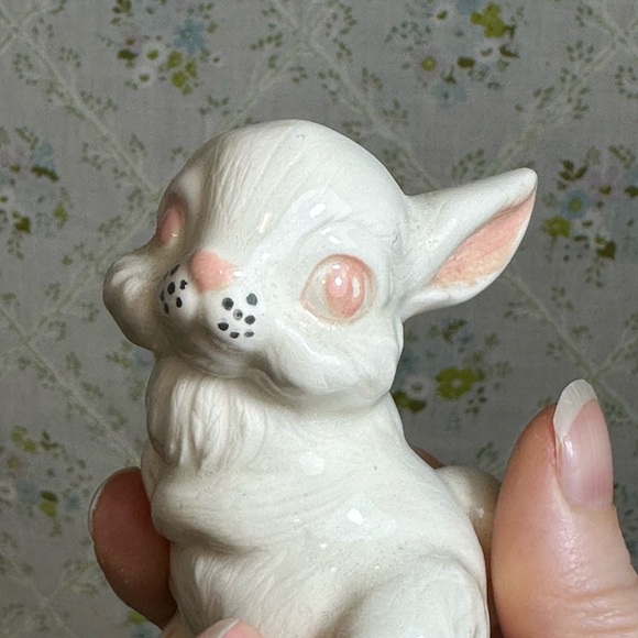 Adorable Vintage Bunny Rabbit Figurine - Picture 10 of 11